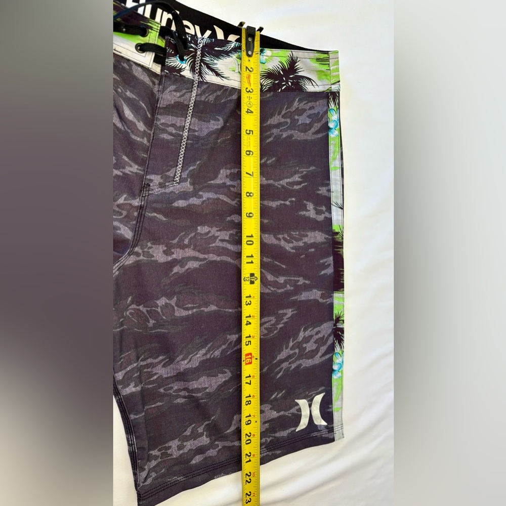 Hurley Gray Black Camo Swim Trunks with Lime Trim - Sz 32 - Picture 3 of 7